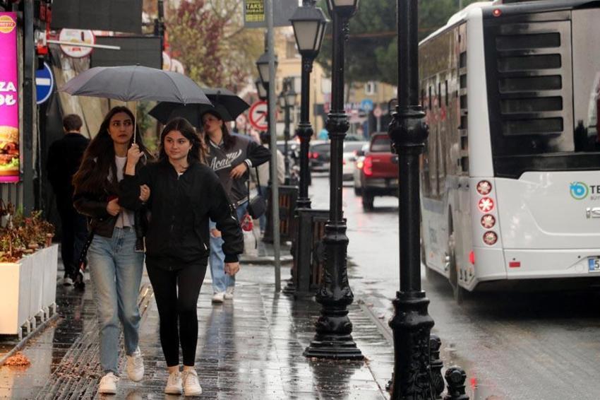 Meteoroloji 15 ili uyardı: Yağmur ve gök gürültülü sağanak yağışlar kuvvetli geliyor! Prof. Dr. Orhan Şen kar yağışı için tarih verdi