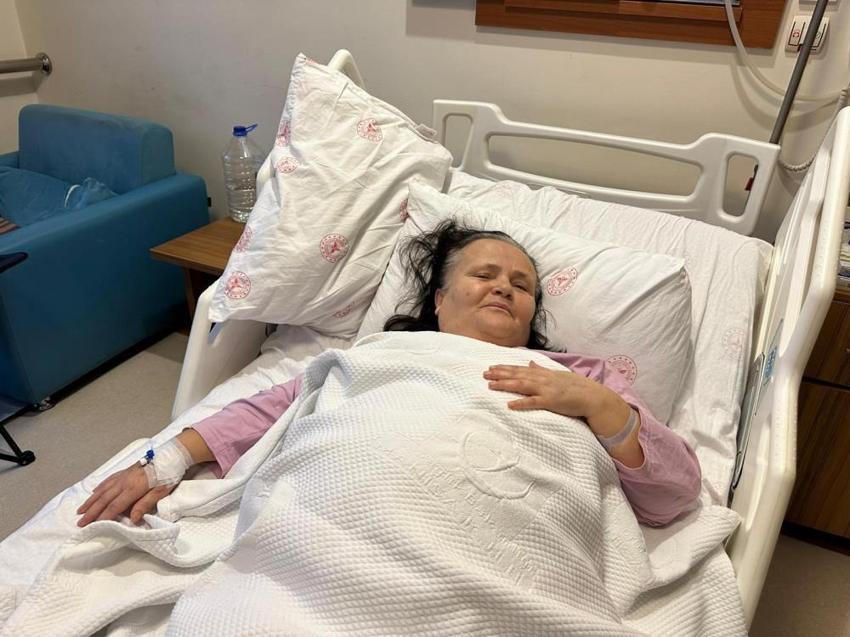 Manisa'da tıp tarihine geçecek ameliyat: Çıkan taşları sayamayınca yapay zeka tespiti yaptı!