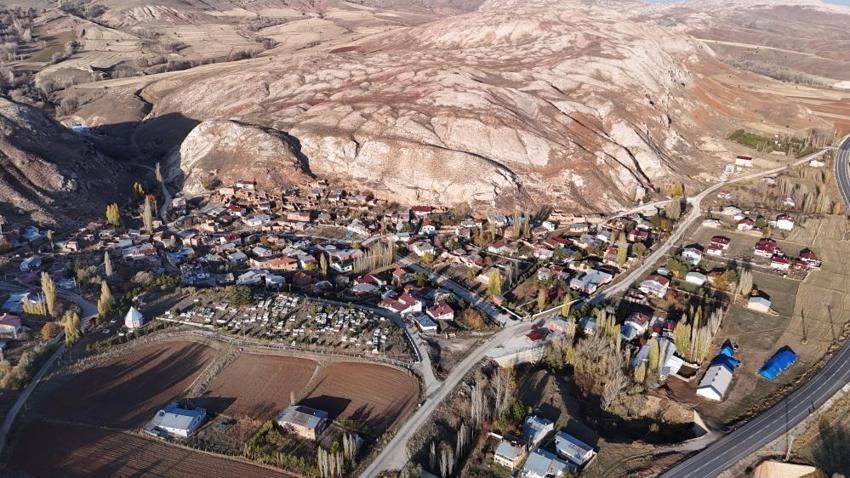 Sivas'ta bu köyü gurbetçiler 7/24 izliyor! Komşu köylere bile örnek oldu: Sebebini duyan ise şaşıp kalıyor
