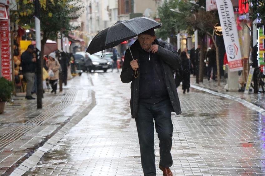 Meteoroloji 33 ili uyardı: Gök gürültülü sağanak yağışlar kuvvetli geliyor