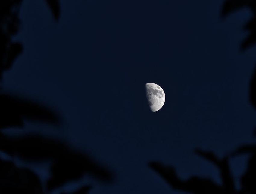 Bitlis Ahlat'ta yarım ay manzarası hayran bıraktı