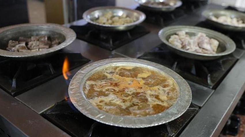 Elazığlıların vazgeçilmezi! Kışın hasta olmayayım diyenler, yazın ise düğün sofrası kuranlar oraya akın ediyor