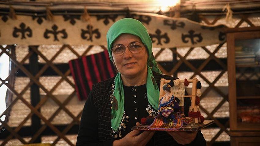 Deprem evini yıktı, o siparişlere yetişebilmek için Yörük otağına sığındı! Üretimden vazgeçmedi