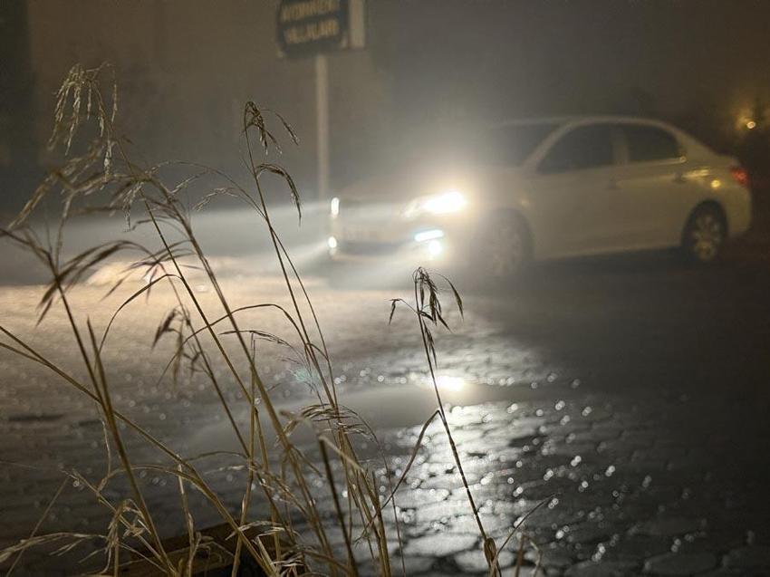 Sivas'ta sıcaklıklar eksi 2 dereceye kadar düştü şehir yoğun sise gömüldü