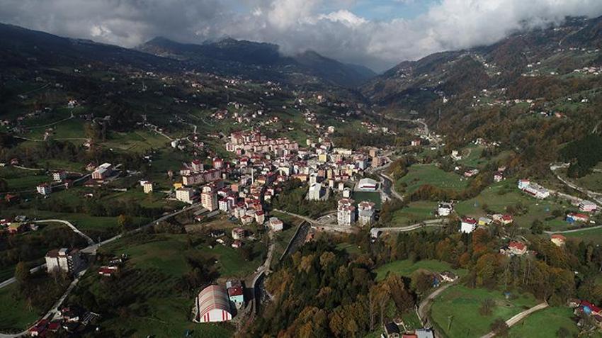 Trabzonsporlu kadınların zorlu maç günü mesaisi! Otlar biçildi, hayvanlar beslendi, yemek yapıldı: Sırada maç keyfi var