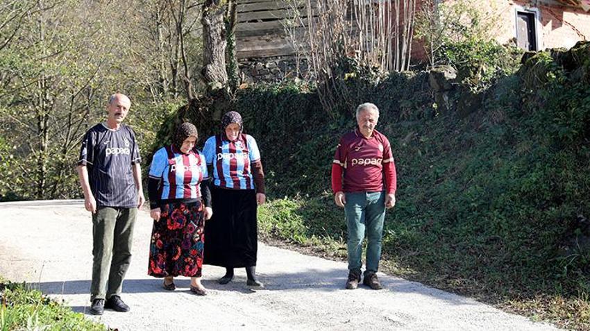 Trabzonsporlu kadınların zorlu maç günü mesaisi! Otlar biçildi, hayvanlar beslendi, yemek yapıldı: Sırada maç keyfi var