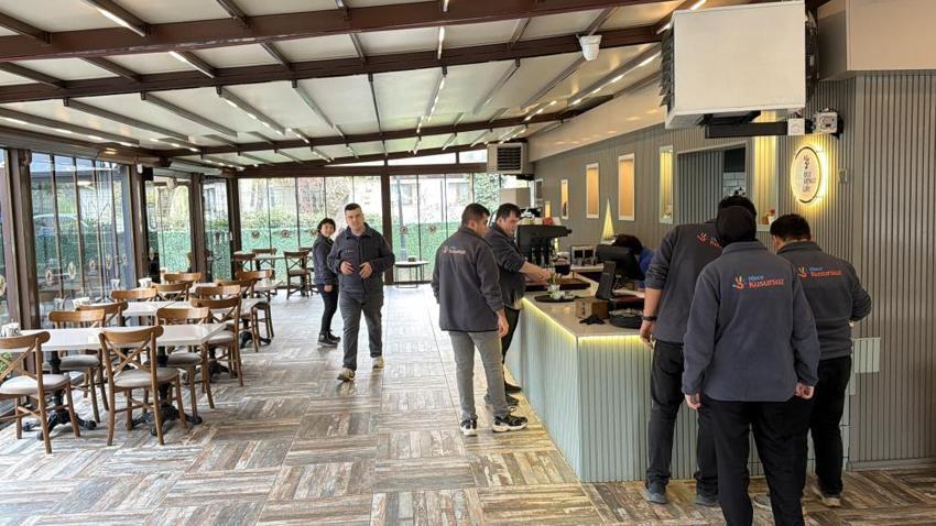 Düzce'nin en kusursuz kafesi! Burada hem üretiyor hem kazanıyorlar