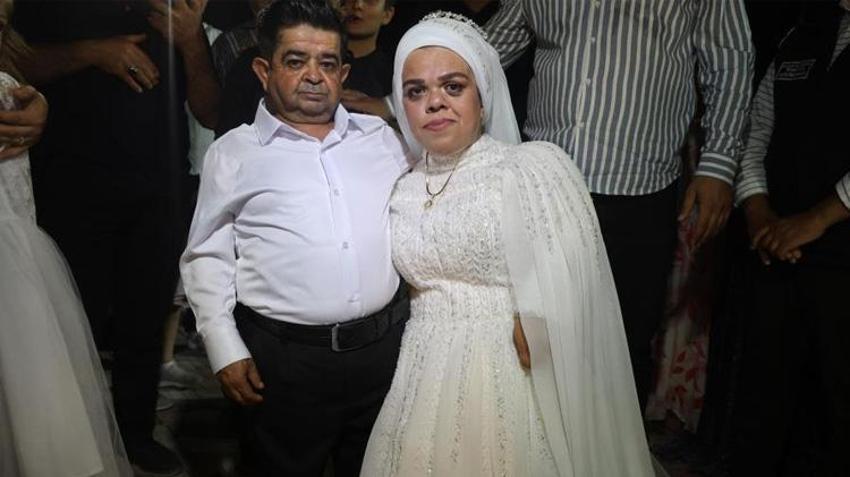 Aşkları engel tanımadı! 21 yıl sonra evlendiler! Şimdi ise bebek heyecanı yaşıyorlar