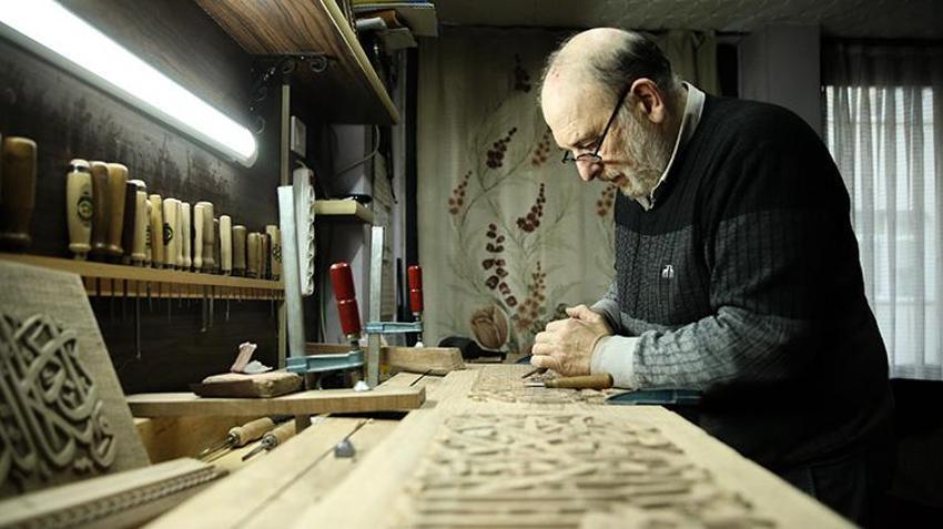 4 kuşak sürdürdüğü aile mesleği unutulmasın diye evinin kilerinde yapmaya başladı! Adeta zamana direniyor: 10 metrekare alanda harikalar yaratıyor