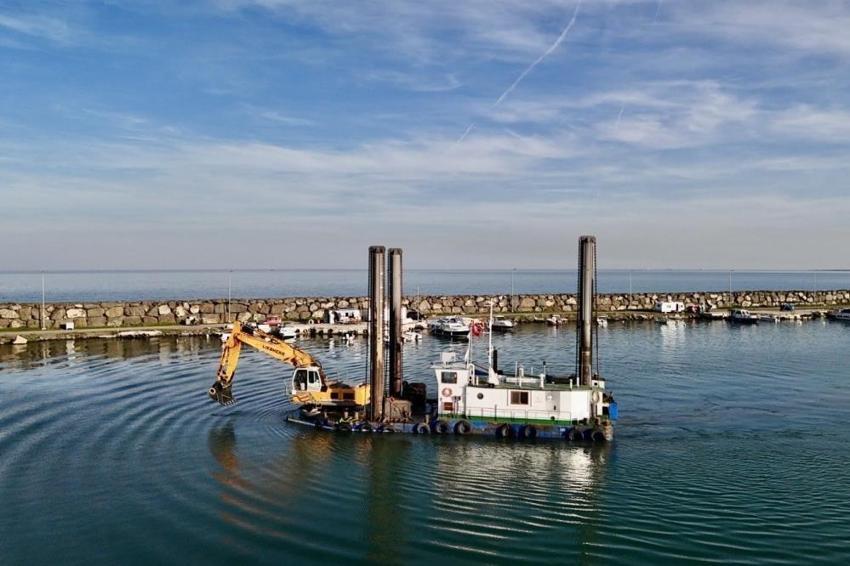 Samsun'da denizin dibinden çıkanlar şaşkına çevirdi! Kurupelit Marina'da dev temizlik