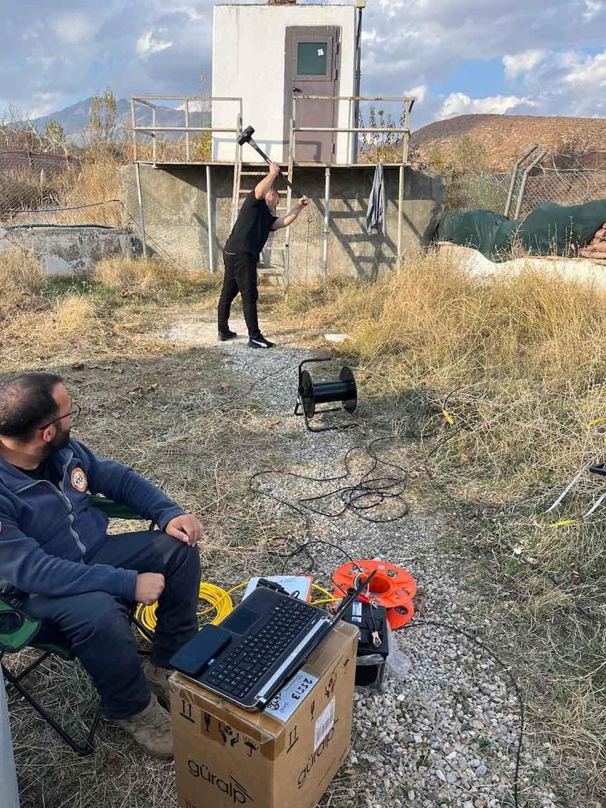 Erzincan'da 9 saniyelik hayat kurtaran teknoloji! 11 istasyonlu ağ, 2026'da sarsıntı haritasını çıkaracak: 'P dalgası gelir gelmez asansörler ve doğalgaz kapanacak'