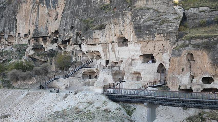 Batman'da 5 bin yıllık tarih turizme açılıyor: Hasankeyf'te insan eliyle oyulmuş 10 mağara ziyarete açılıyor