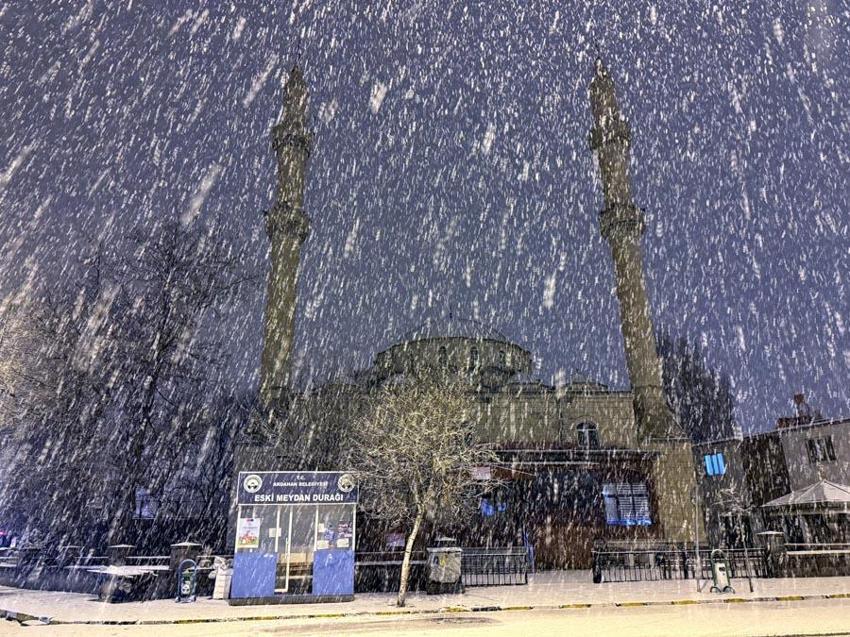 Kar, yağmur ve gök gürültülü sağanak yağışlar 65 ilde etkili olacak! Meteoroloji ani sel, su baskını, yıldırım, dolu yağışı ve hortuma karşı uyardı