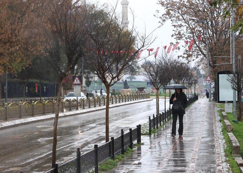 Kar, yağmur ve gök gürültülü sağanak yağışlar 65 ilde etkili olacak! Meteoroloji ani sel, su baskını, yıldırım, dolu yağışı ve hortuma karşı uyardı