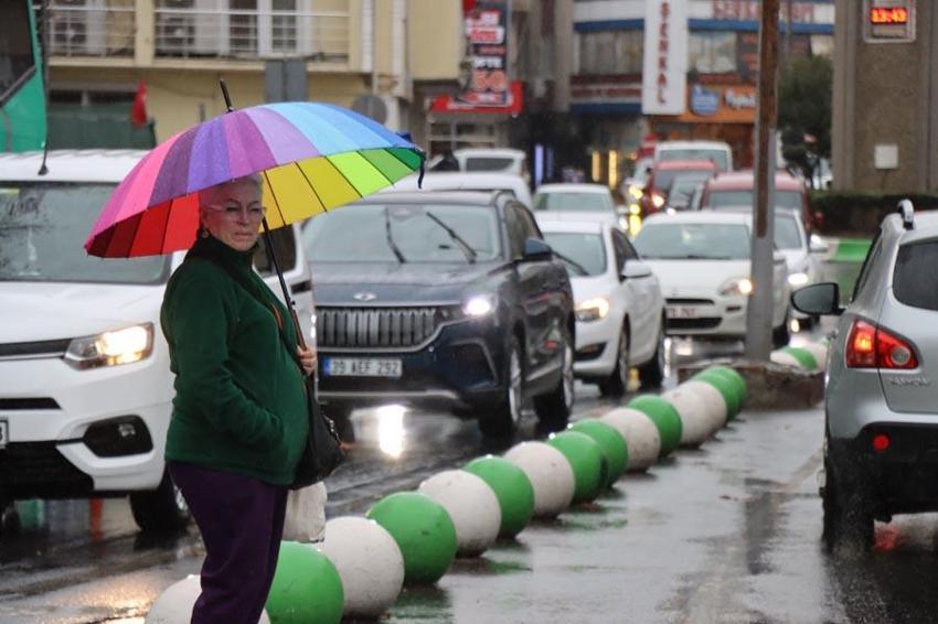 Kar, yağmur ve gök gürültülü sağanak yağışlar 65 ilde etkili olacak! Meteoroloji ani sel, su baskını, yıldırım, dolu yağışı ve hortuma karşı uyardı