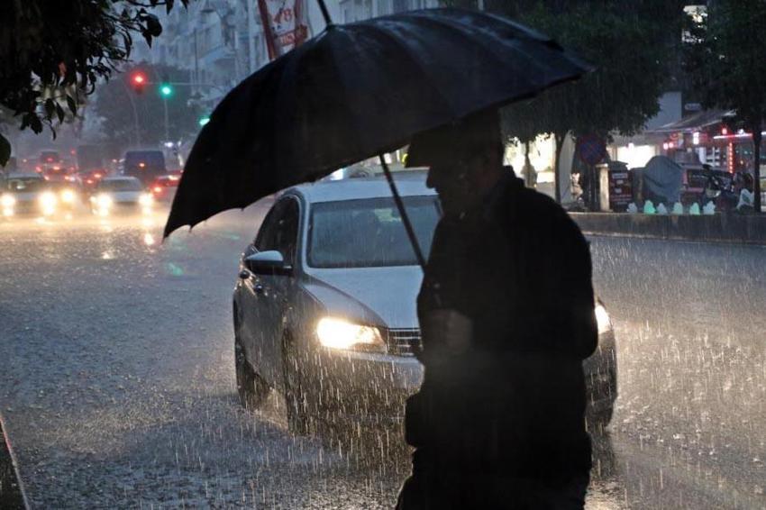 Kar, yağmur ve gök gürültülü sağanak yağışlar 65 ilde etkili olacak! Meteoroloji ani sel, su baskını, yıldırım, dolu yağışı ve hortuma karşı uyardı