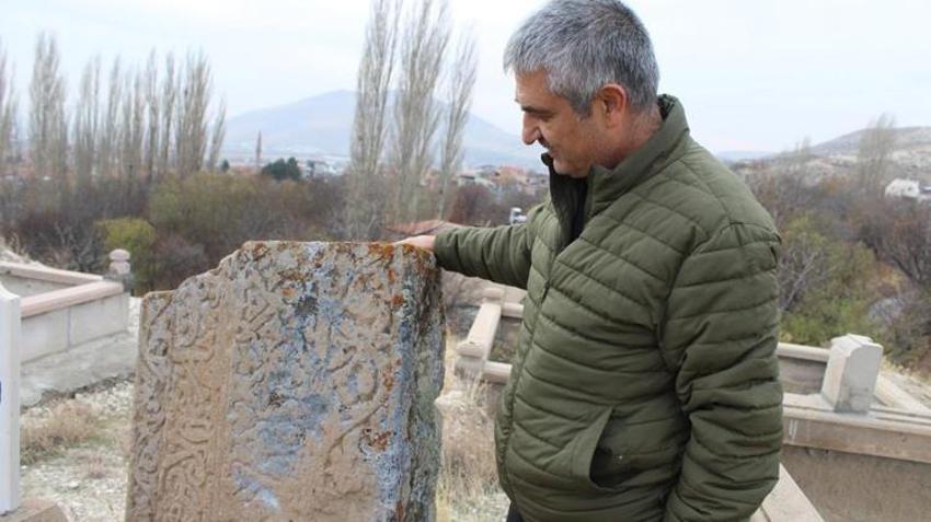 Kayseri'de mezarlıkta sırrı bilinmiyor! Mahalleli fark etti: Buraya ait değil