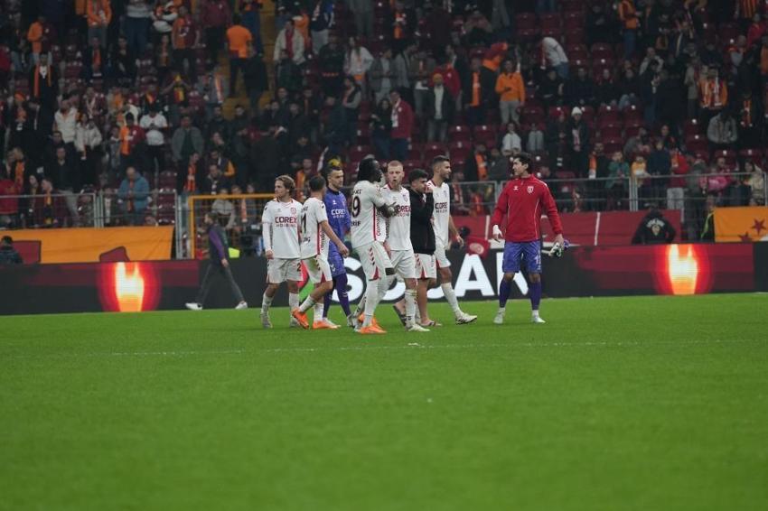 Samsunspor'da 3-2 sonrası Thomas Reis çıldırdı: Büyük bir skandal
