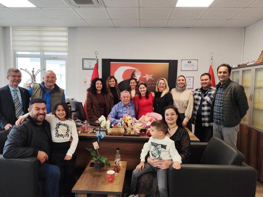 İkranur, 3 yıl sonra lösemiyi yenerek okula döndü: Tek hayali doktor olup kanserli çocukları kurtarmak! Çiçekler ve balonlarla karşıladılar