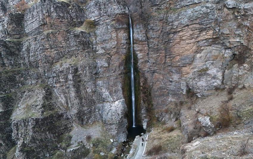 Bitlis'ten Türkiye'ye akıyor! Mutki'de doğa ayağa kalktı: Hayran kalınıyor