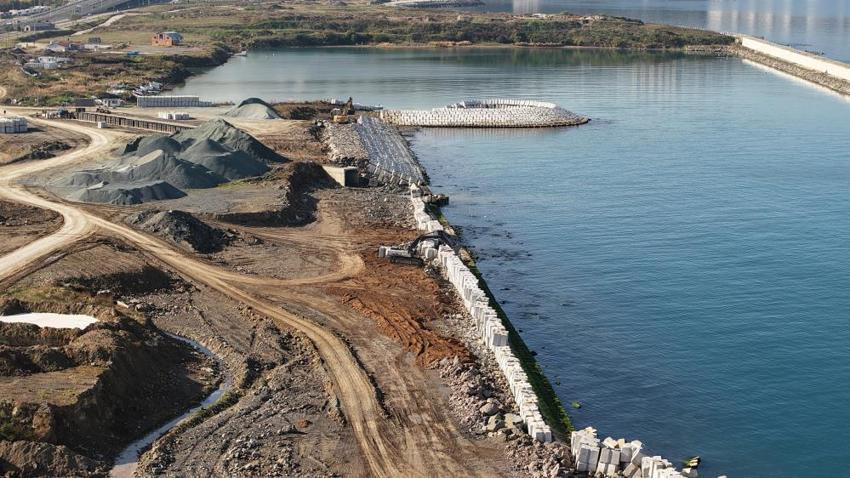 Trabzon'a 1 km uzunluğunda plaj geliyor! Uzunkum projesi hazır: Başkan Genç 'ihaleyi yıl bitmeden yapacağız!' dedi