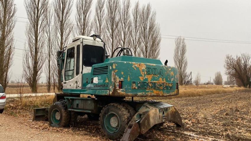 Burdur'da skandal olay: Defineciler DSİ'nin kepçesini çalıp define aradı!