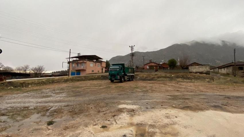 Burdur'da skandal olay: Defineciler DSİ'nin kepçesini çalıp define aradı!