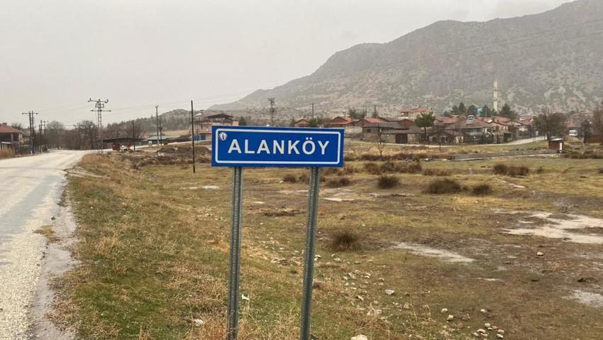 Burdur'da skandal olay: Defineciler DSİ'nin kepçesini çalıp define aradı!