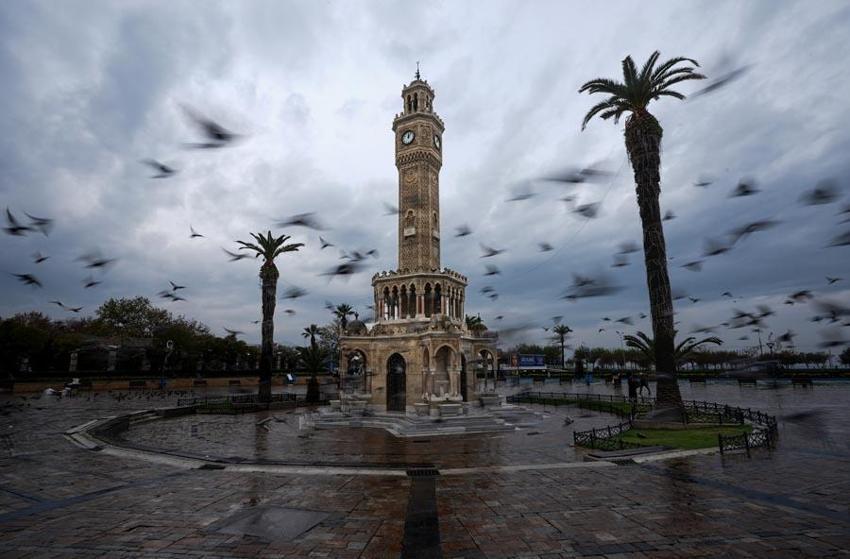 Meteoroloji'den kuvvetli sağanak yağış uyarısı: Balkanlar üzerinden gelecek havalar bir anda değişecek