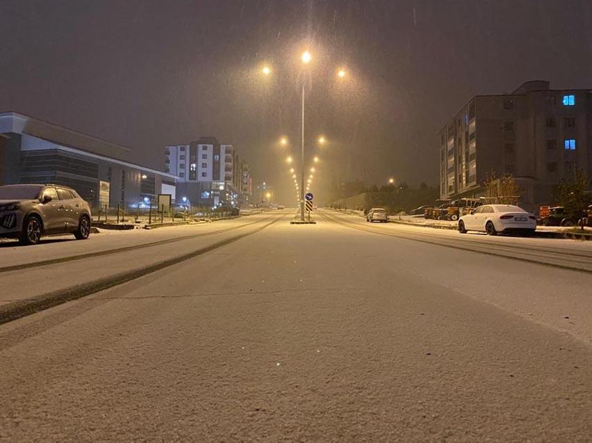 Meteoroloji'den kuvvetli sağanak yağış uyarısı: Balkanlar üzerinden gelecek havalar bir anda değişecek