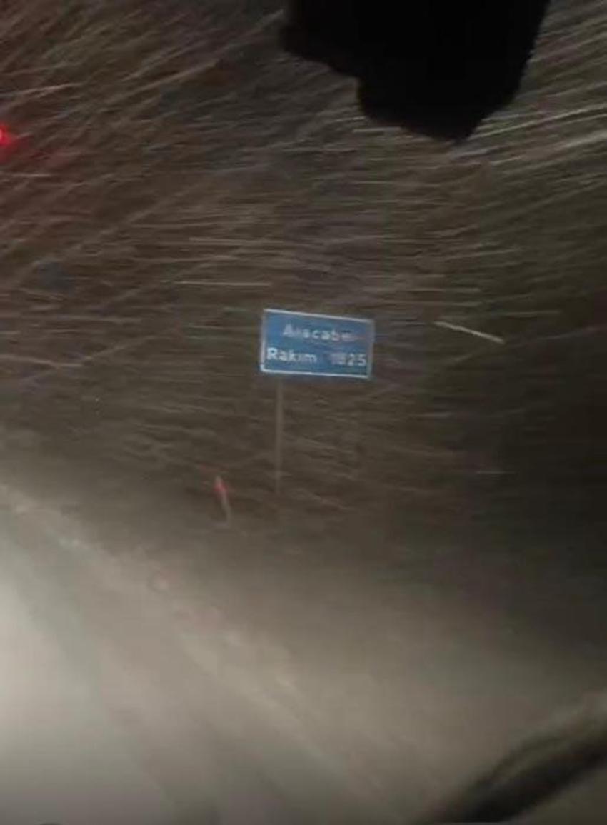 Antalya'da mevsimin ilk karı yağdı! Konyaaltı Sahili'ne 45 dakika uzaklıkta