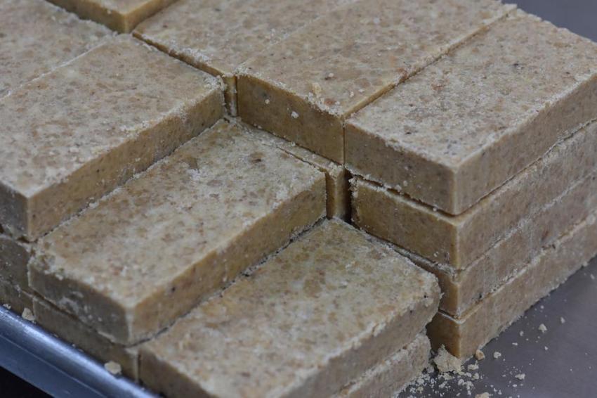 Trabzon'da 72 saatlik yaşam desteği: Türkiye'de tek: Acil durum gıdası ve suyu üretiliyor