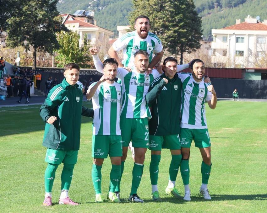 Muğlaspor, Batman Petrolspor'u yendi ligin gizli lideri oldu!