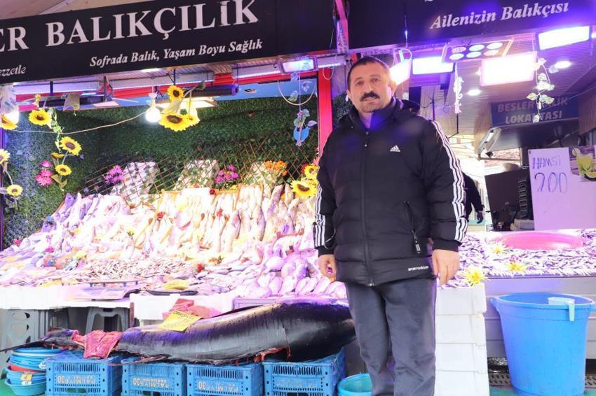 Eskişehir tezgahında 280 kiloluk dev şok! Türkiye'de nadir rastlanan dev orkinos özel izinle satışta: 'Vatandaşlar afallıyor!'