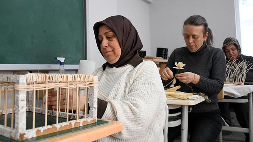 40 yıl önce anneannesinden öğrendi şimdi eğitim veriyor! Onlarca kadını meslek sahibi yaptı