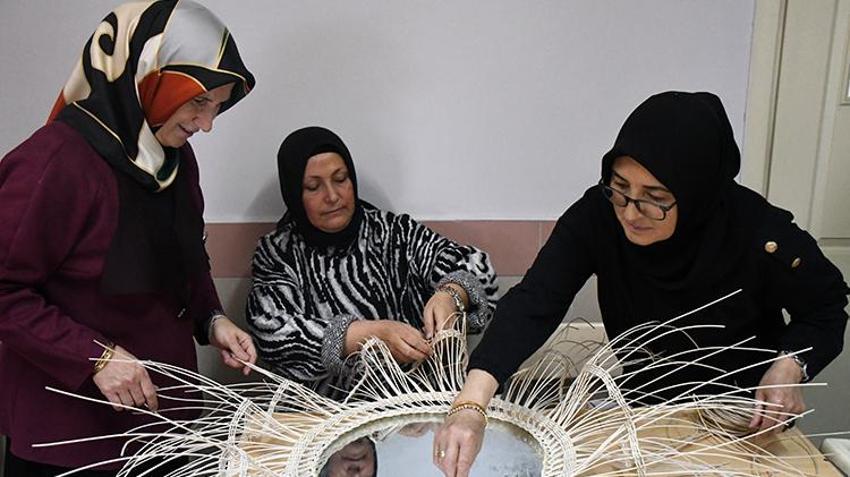 40 yıl önce anneannesinden öğrendi şimdi eğitim veriyor! Onlarca kadını meslek sahibi yaptı