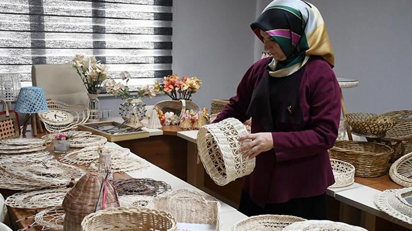 40 yıl önce anneannesinden öğrendi şimdi eğitim veriyor! Onlarca kadını meslek sahibi yaptı