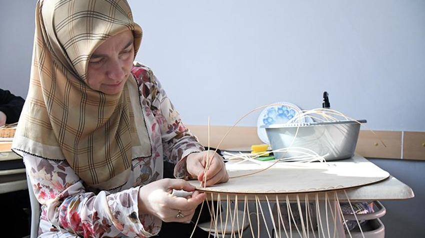 40 yıl önce anneannesinden öğrendi şimdi eğitim veriyor! Onlarca kadını meslek sahibi yaptı