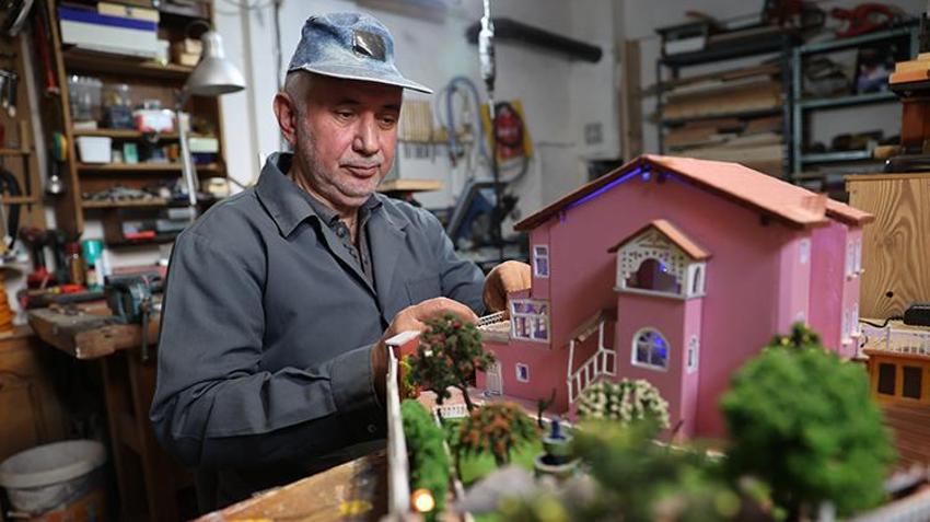 Emekli öğretmen evinin bodrum katına atölye kurdu! Atık malzemelerden üretip para ile satmıyor