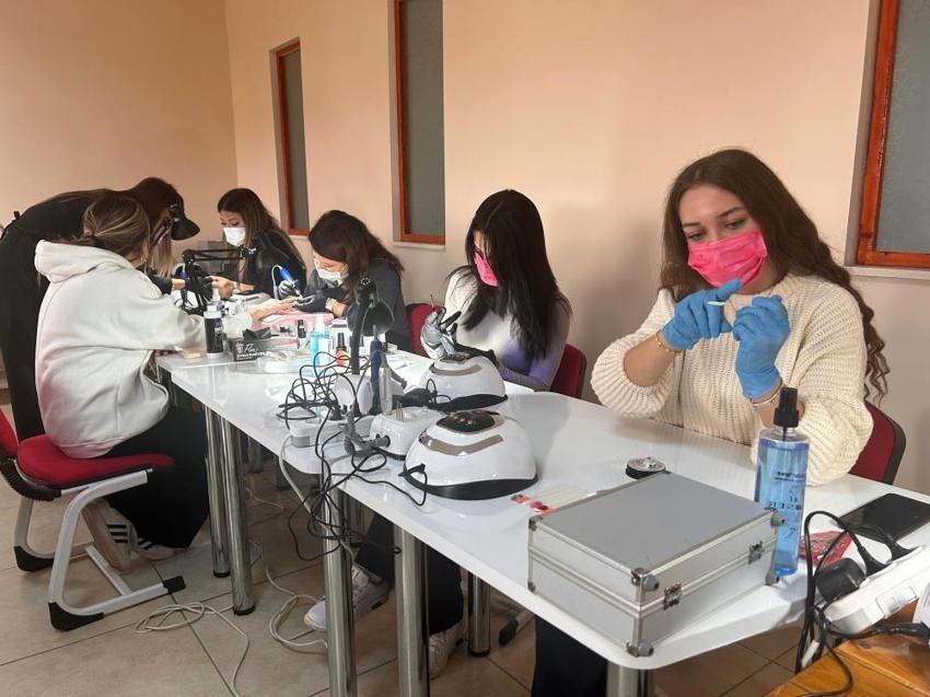 Eskişehir'de ve Türkiye'de ilk: Kamuya ait tırnak atölyesi açıldı