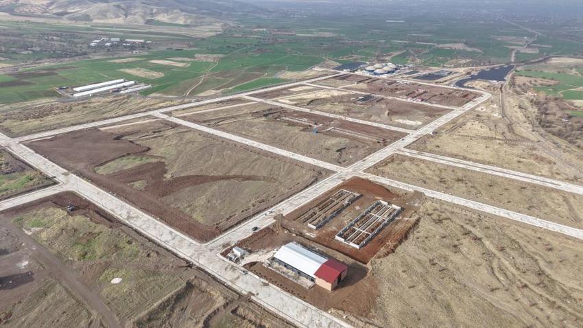 Elazığ'da kent ekonomisini uçuşa geçiren dev proje: Et üretim merkezi olacak, bin 200 kişiye istihdam imkanı sağlayacak