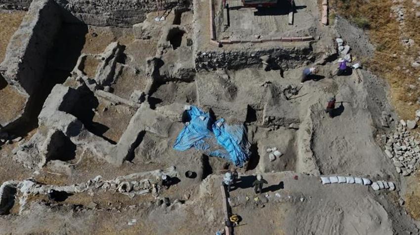 Kayseri'de şaşkına çeviren keşif! 4 bin yıllık hazine ortaya çıktı!