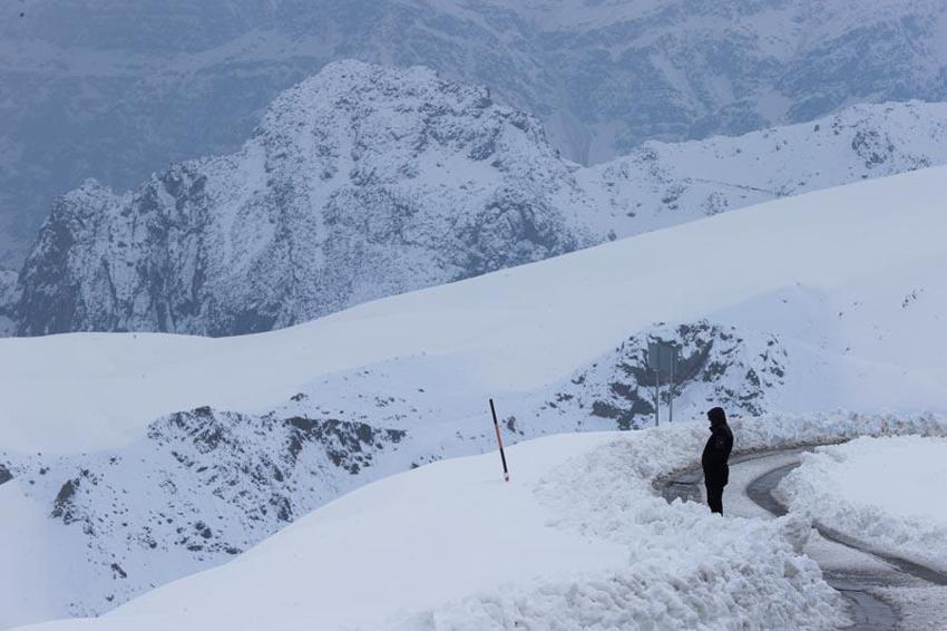 Meteoroloji'den sarı kodlu alarm ve kuvvetli yağış ve fırtına uyarısı! Kar yağışları kuvvetli geliyor
