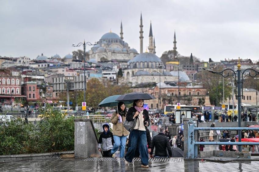 Meteoroloji'den sarı kodlu alarm ve kuvvetli yağış ve fırtına uyarısı! Kar yağışları kuvvetli geliyor