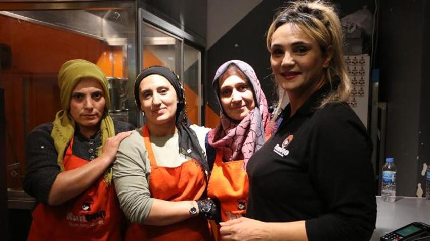 2 yıl önce korkarak başladı şimdi herkes onu konuşuyor! Bu işletmede kadınlar hem çalışıyor hem kazanıyor