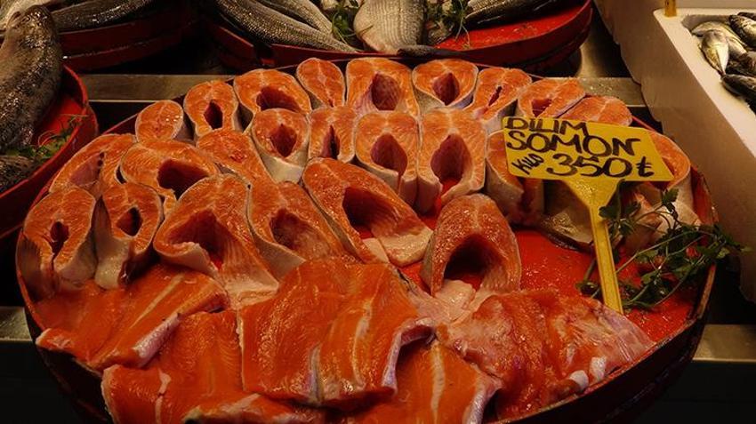 Balık tezgahları şenlendi! Kilosu 50 TL'ye kadar düşüyor
