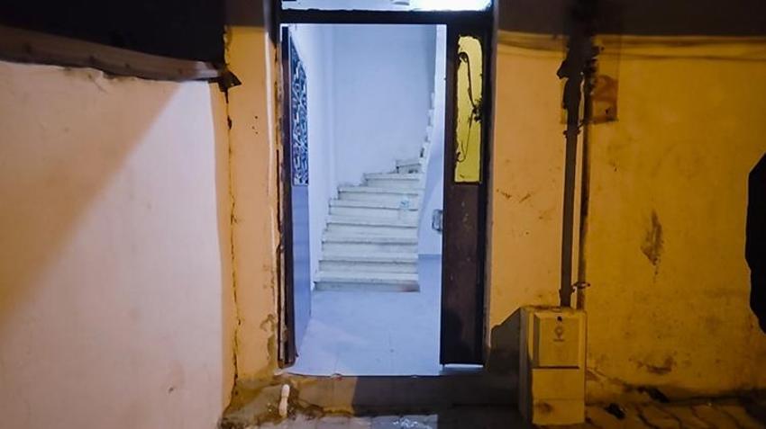 Arnavutköy'de aileye kabusu yaşattılar! Anne ve çocuğunu darbedip altınları çaldılar