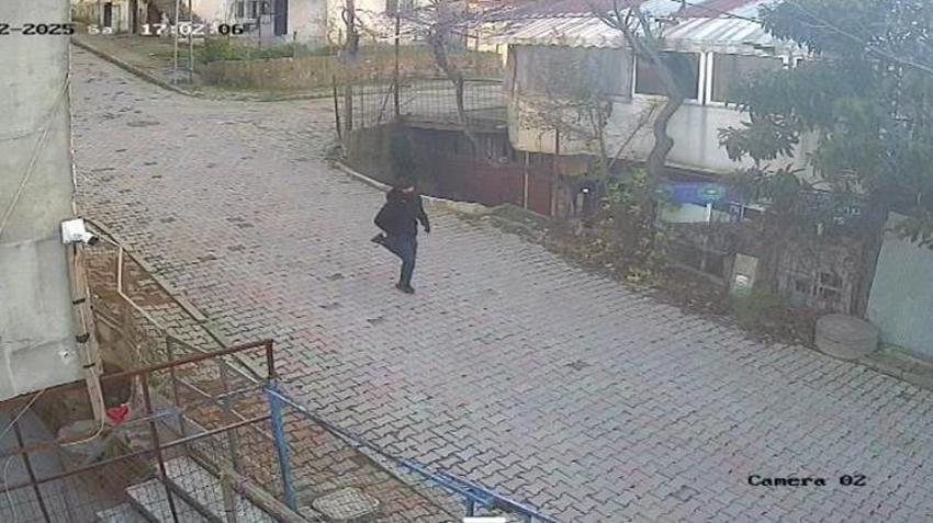 Arnavutköy'de aileye kabusu yaşattılar! Anne ve çocuğunu darbedip altınları çaldılar