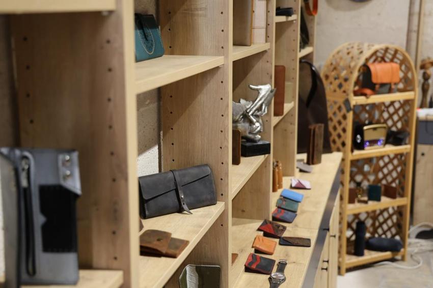 Ahi Evran'ın mesleğini kadın eliyle diriltti! 800 yıllık dericilik geleneğine modern tasarım getirdi