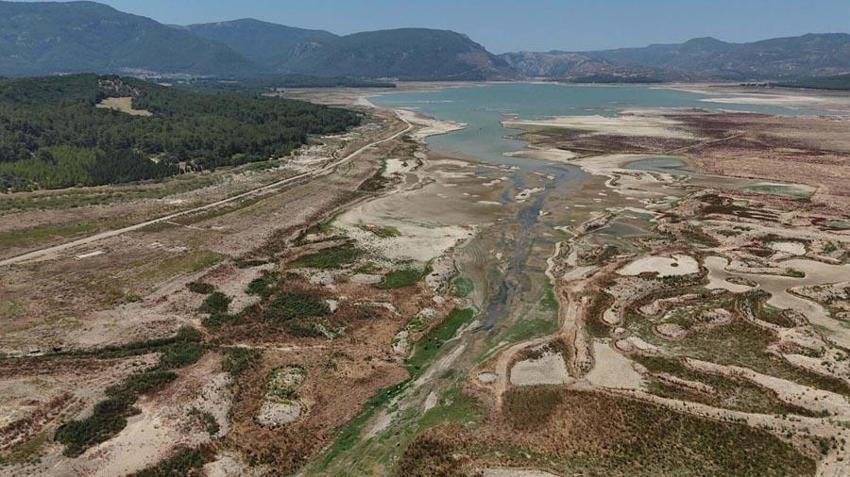 İzmir'de 13 ilçede her gün su kesintisi yapılacak